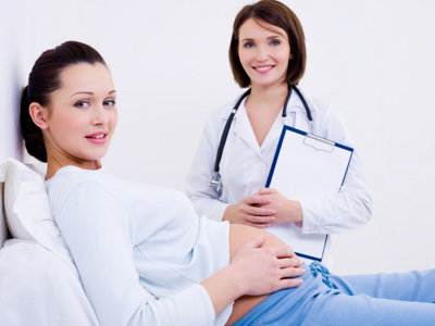 обследование беременной у врача